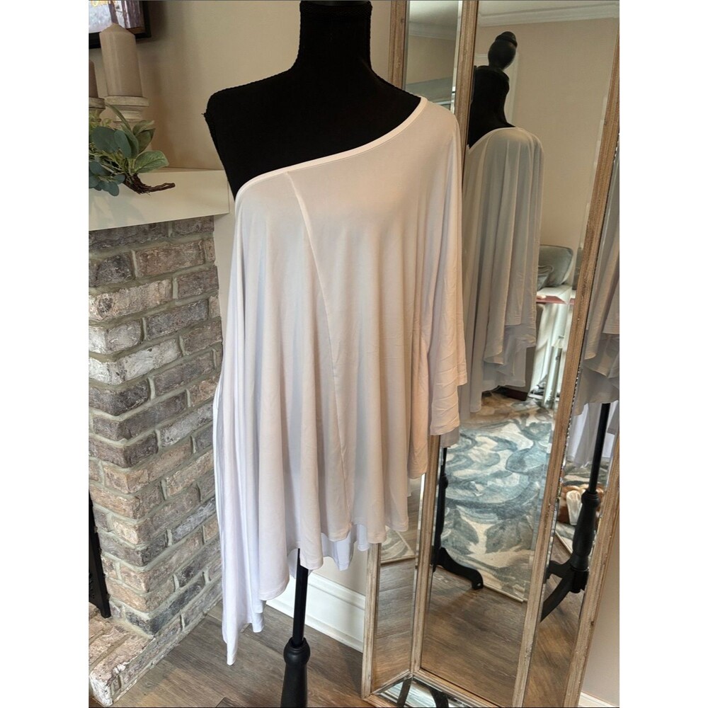 Off-Shoulder Flowing Tunic Top in White